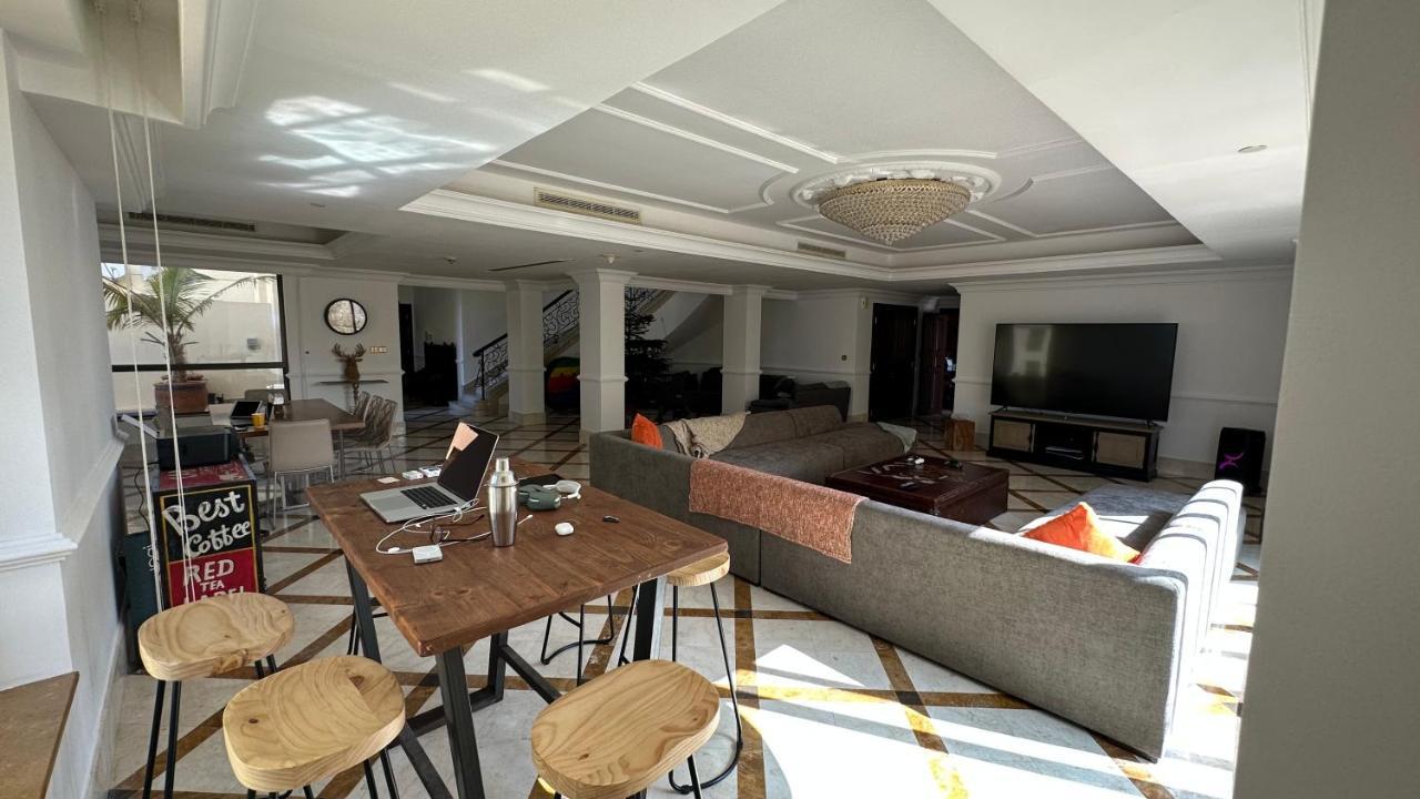 Neyar Beach Vibes - The Penthouse Vandrehjem Dubai Eksteriør billede